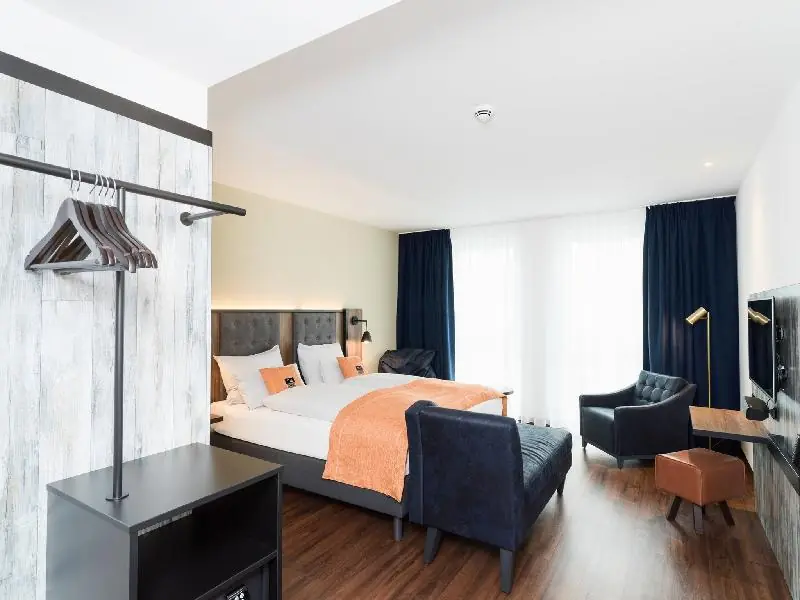 Holiday Inn – the niu, Saddle Furth by IHG 1