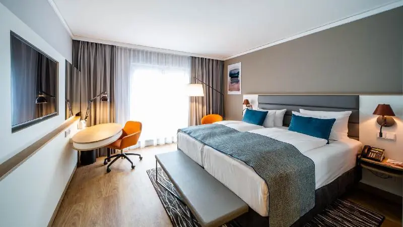 홀리데이 인 베를린 에어포트 - 컨퍼런스 센터 바이 IHG (Holiday Inn Berlin Airport - Conference Centre By IHG) 1