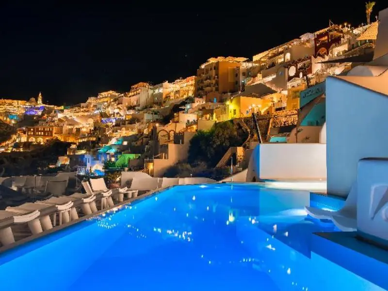 아티나 럭셔리 스위트 (Athina Luxury Suites) 1