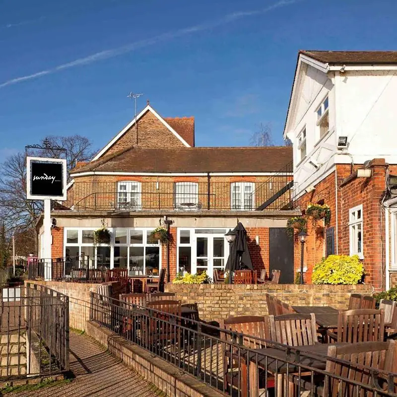 선데이 런던 스테인스어폰템스 히드로 T5 (Sunday London Staines-upon-Thames Heathrow T5) 1