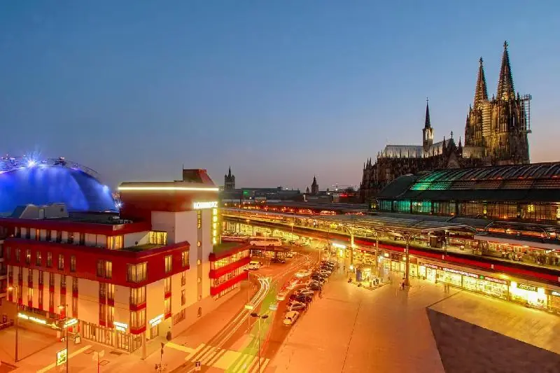 콤메르츠 호텔 쾰른 (Kommerzhotel Köln) 1