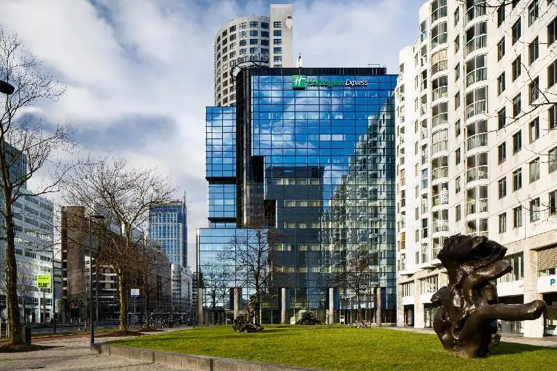 홀리데이 인 익스프레스 로테르담 - 센트럴 스테이션 바이 IHG (Holiday Inn Express Rotterdam - Central Station By IHG) 1