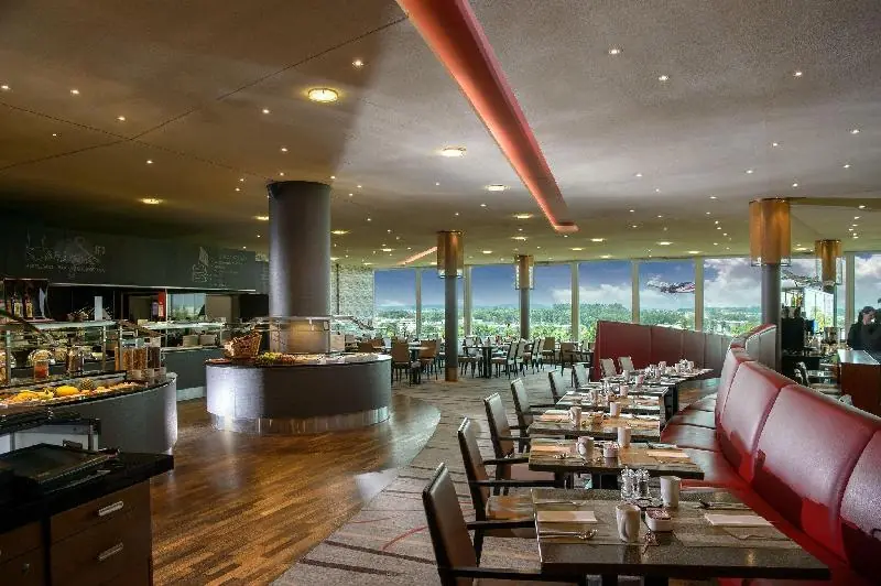 힐튼 취리히 에어포트 (Hilton Zurich Airport) 2