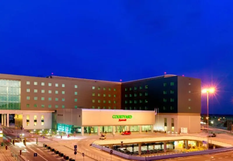 Courtyard by Marriott Warsaw Airport 1