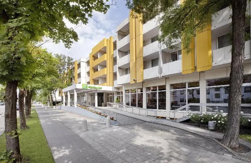 홀리데이 인 뮌헨 주트 바이 IHG (Holiday Inn München Süd By IHG) 1