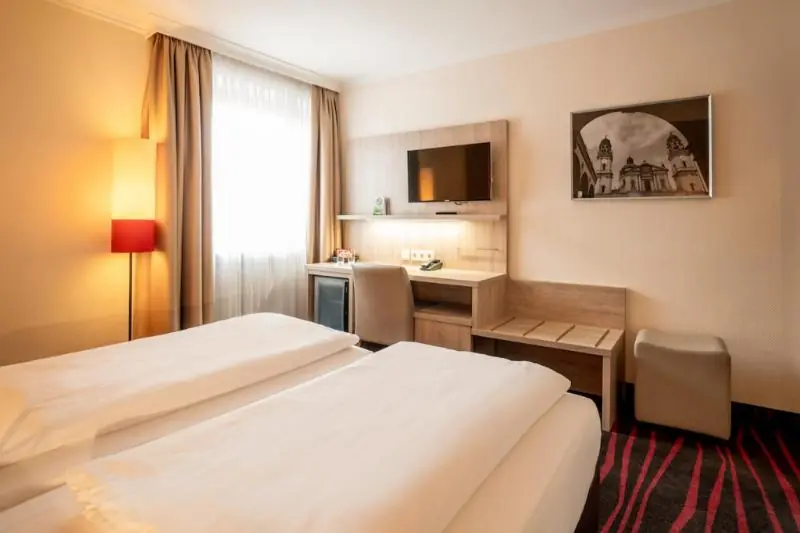 호텔 유로파이세르 호프 (Hotel Europäischer Hof) 4