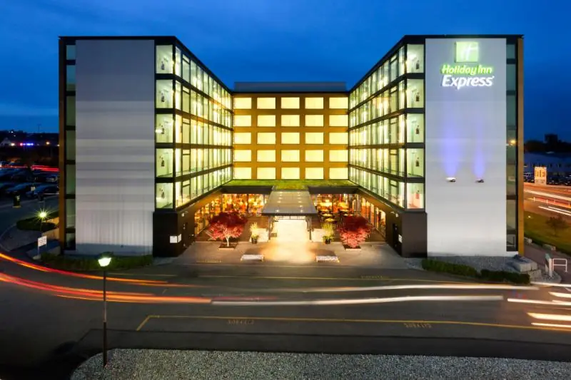 홀리데이 인 익스프레스 취리히 에어포트 바이 IHG (Holiday Inn Express Zürich Airport By IHG) 1
